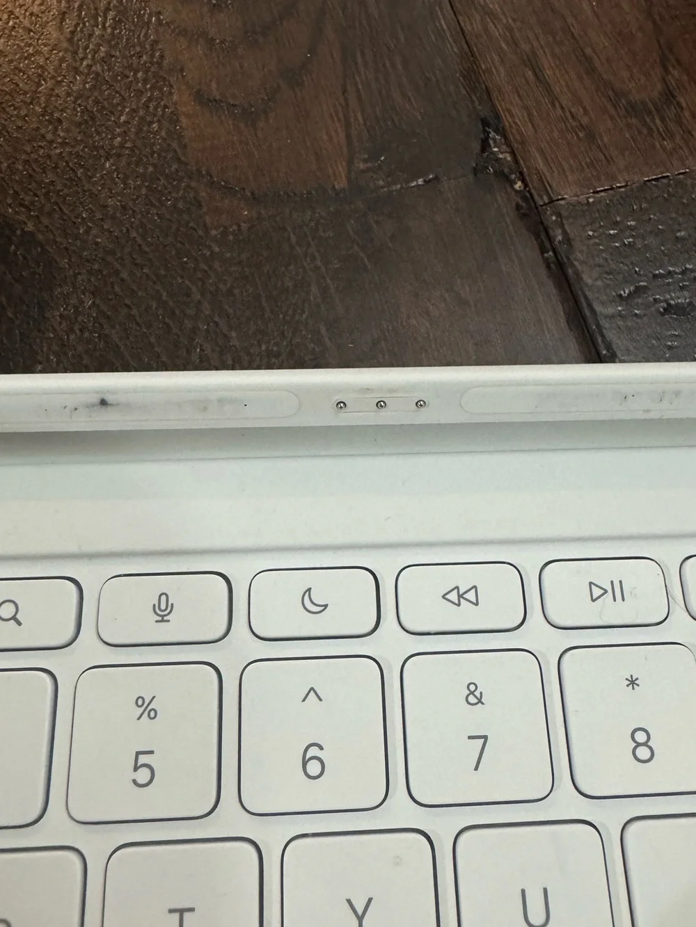 Apple White Magic Keyboard Folio for iPad